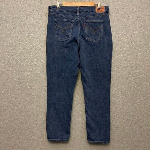Levi's Women's Classic Straight Jeans - Picture 2 of 10